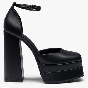 NWT Chunky Platform Block Heels